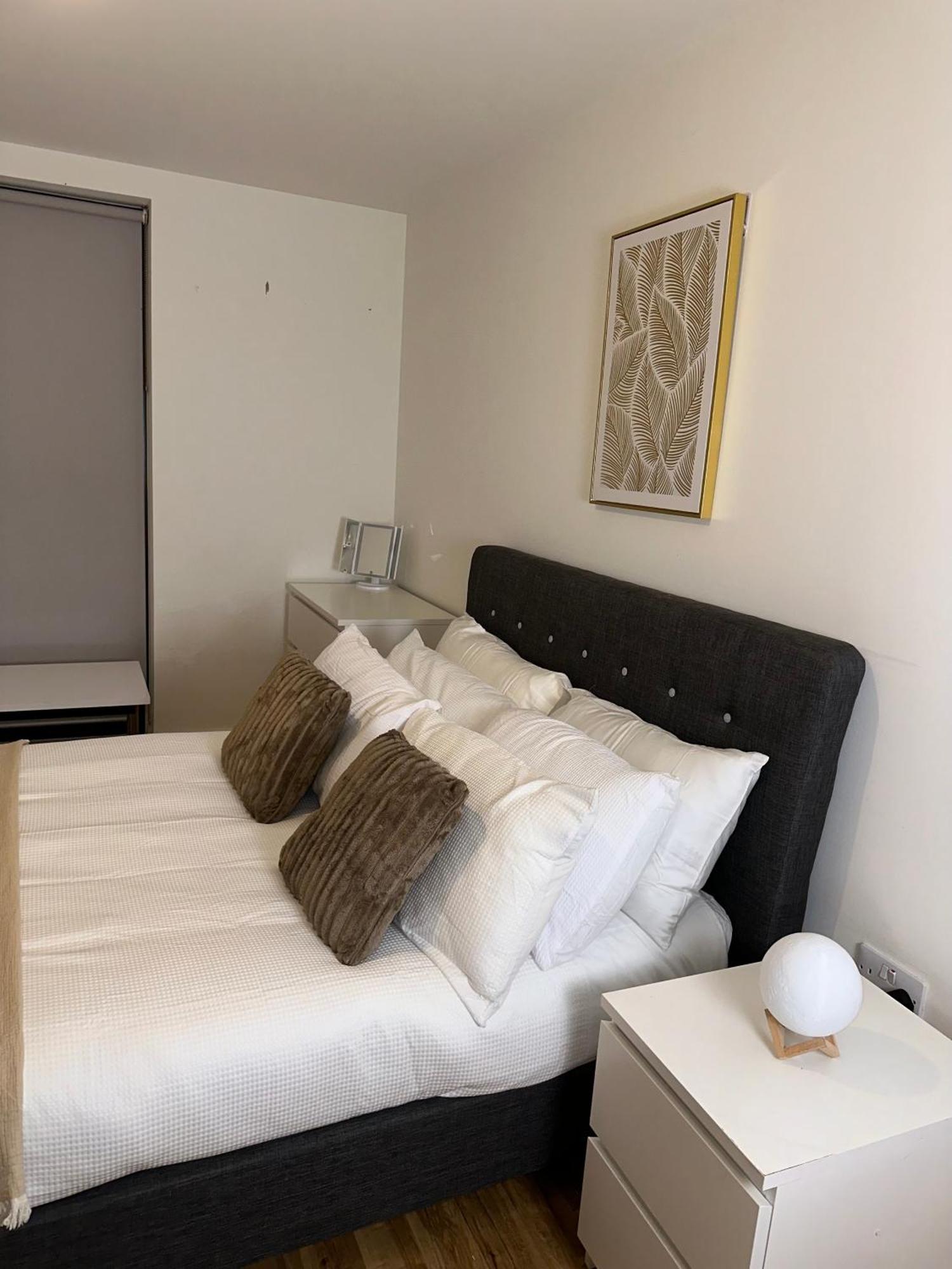 Luxury 2-Bed High-Rise In Manchester With Parking Εξωτερικό φωτογραφία