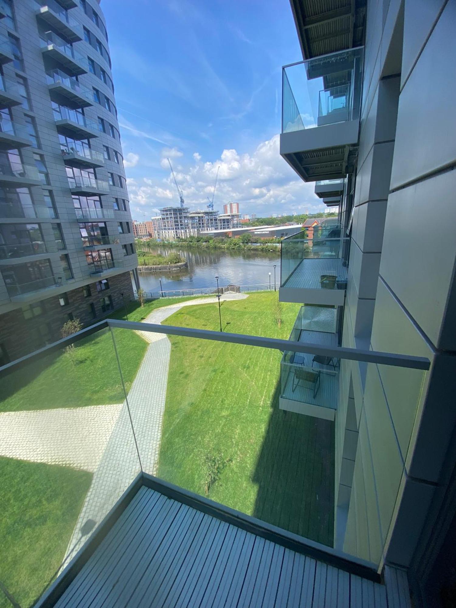 Luxury 2-Bed High-Rise In Manchester With Parking Εξωτερικό φωτογραφία